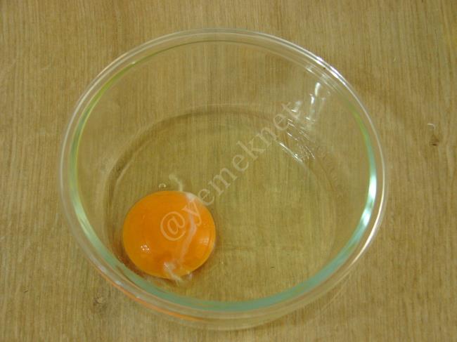 Domatesli Omlet - Yapılışı (7/16) 