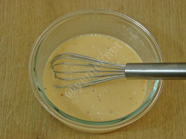 Domatesli Omlet - Yapılışı (9/16) 