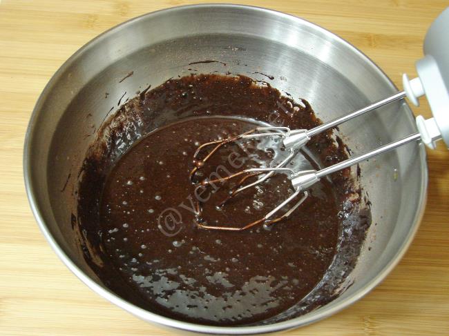 Kakaolu Çatlak Kurabiye - Yapılışı (6/16) 