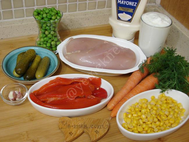 Sebzeli Tavuk Salatası - Yapılışı (1/12) 