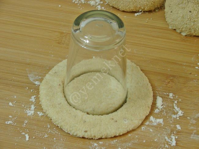 Simit Pişi - Yapılışı (11/16) 