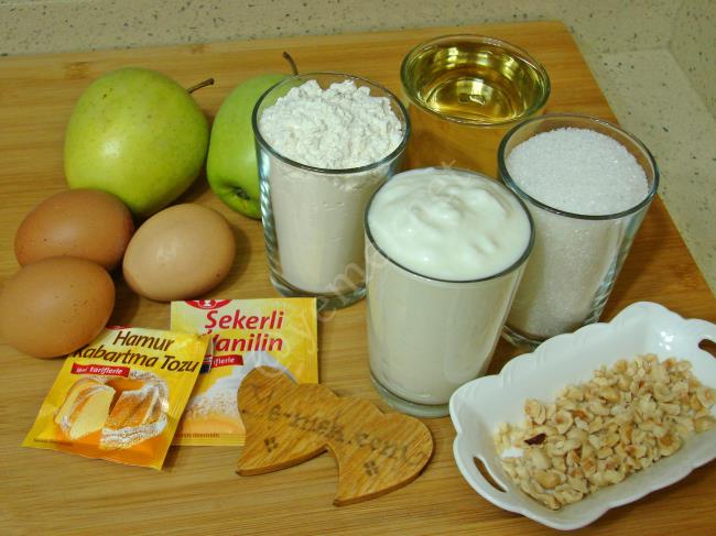 Soslu Elmalı Kek - Yapılışı (1/16) 