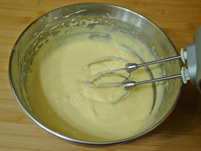 Soslu Elmalı Kek - Yapılışı (8/16) 