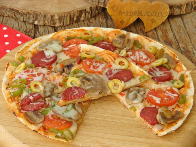 Tavada Lavaş Pizza - Yapılışı (15/16) 