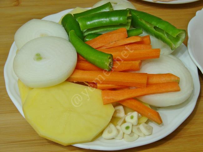 Tencerede Tavuk Pirzola - Yapılışı (2/16) 