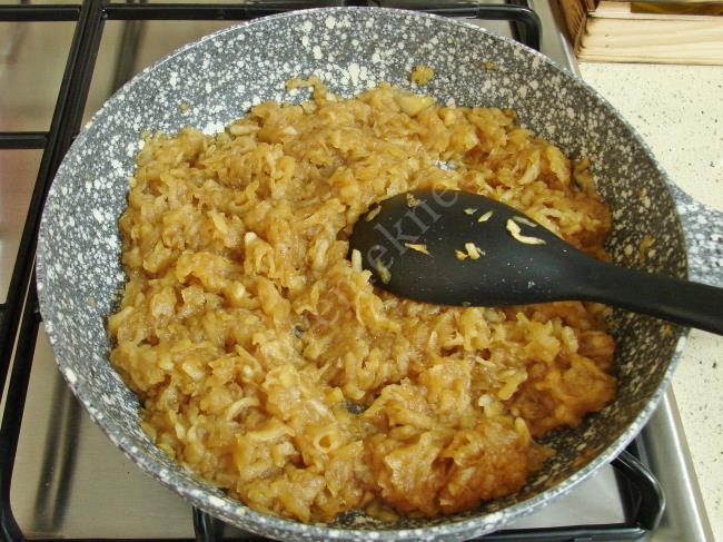 Elmalı Rulo Pasta Nasıl Yapılır? (5/24) Resimli Yemek Tarifleri