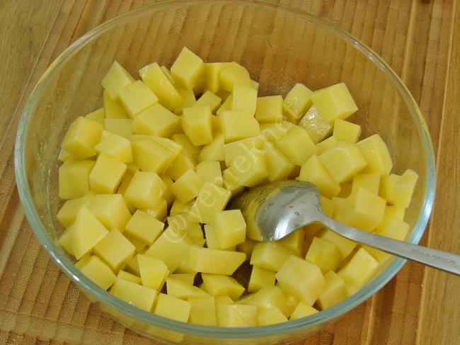 Fırında Patatesli Yumurta - Yapılışı (3/16) 