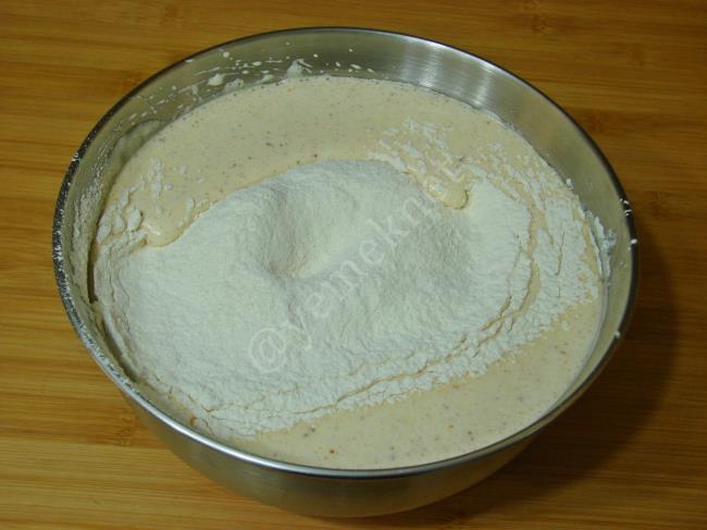 Havuçlu Pamuk Kek - Yapılışı (8/16) 