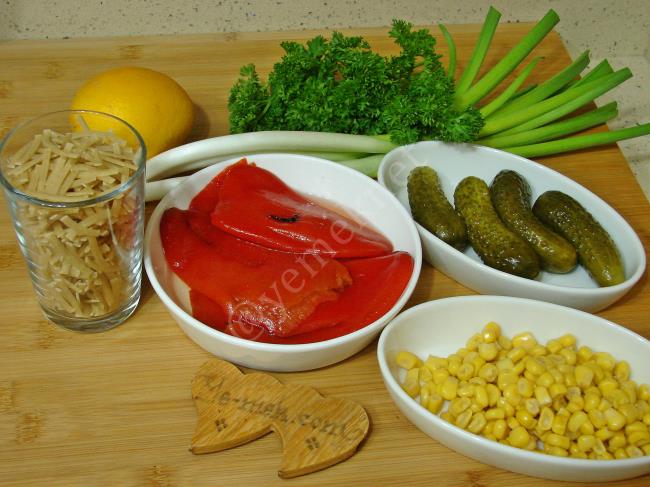 Kavrulmuş Erişte Salatası - Yapılışı (1/12) 