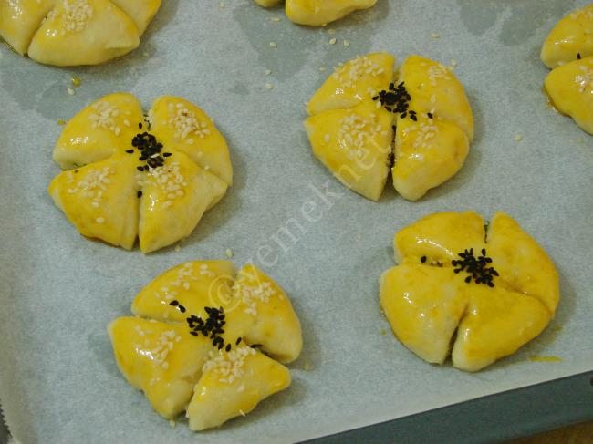 Mayasız Çiçek Poğaça - Yapılışı (11/16) 