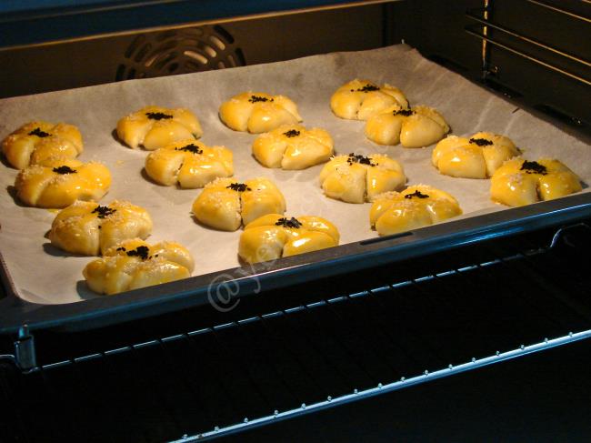 Mayasız Çiçek Poğaça - Yapılışı (12/16) 