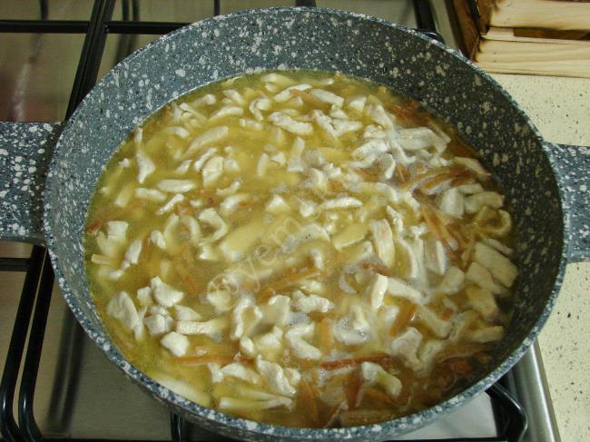 Tavuklu Erişte Pilavı - Yapılışı (12/16) 