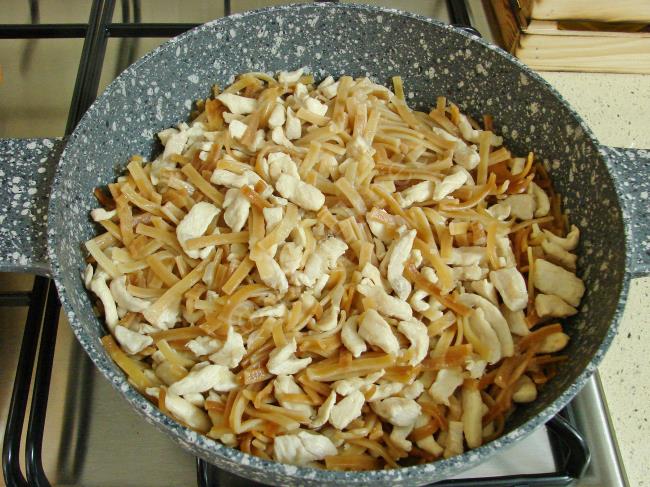 Tavuklu Erişte Pilavı - Yapılışı (13/16) 