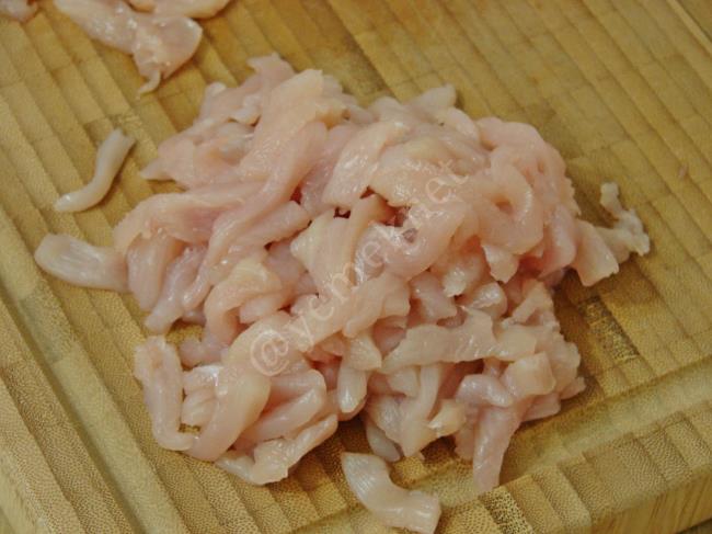 Tavuklu Erişte Pilavı - Yapılışı (3/16) 