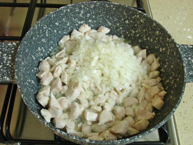 Tavuklu Ispanaklı Makarna - Yapılışı (4/16) 