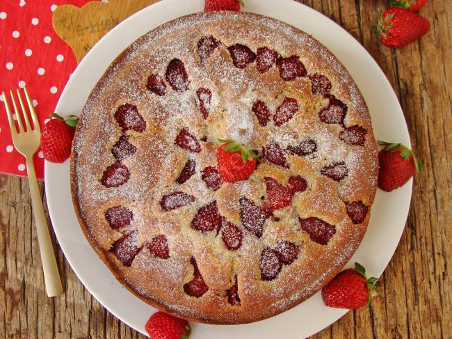 Çilekli Kek - Yapılışı (13/16) 