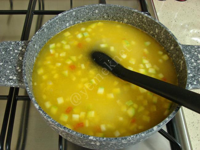 Kremalı Sebze Çorbası - Yapılışı (10/16) 