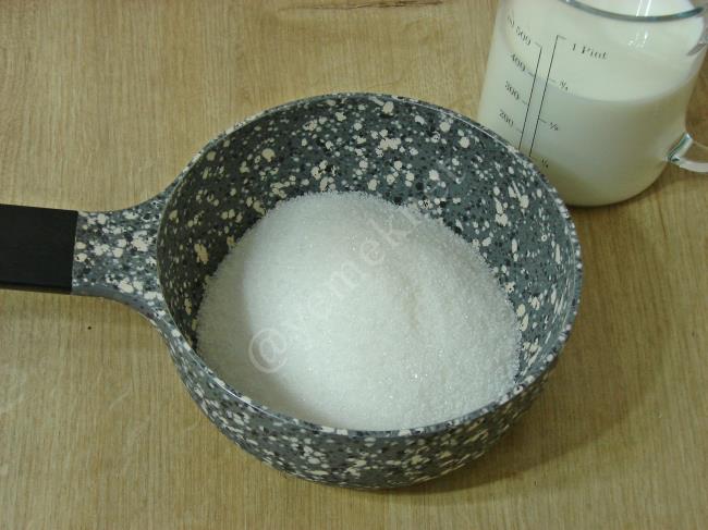 Sütlü Haşhaşlı Revani - Yapılışı (2/16) 