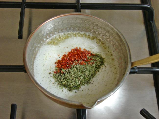 Yoğurtlu Yeşil Mercimek Çorbası - Yapılışı (8/12) 