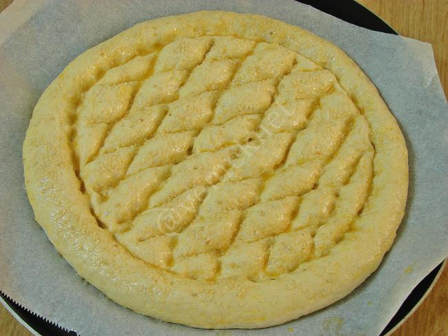 Yumurtalı Ramazan Pidesi - Yapılışı (15/20) 
