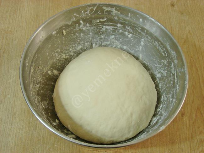 Yumurtalı Ramazan Pidesi - Yapılışı (7/20) 