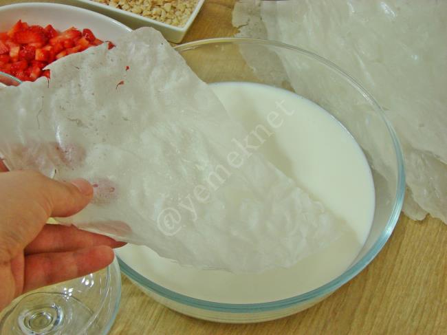 Çilekli Güllaç - Yapılışı (5/12) 