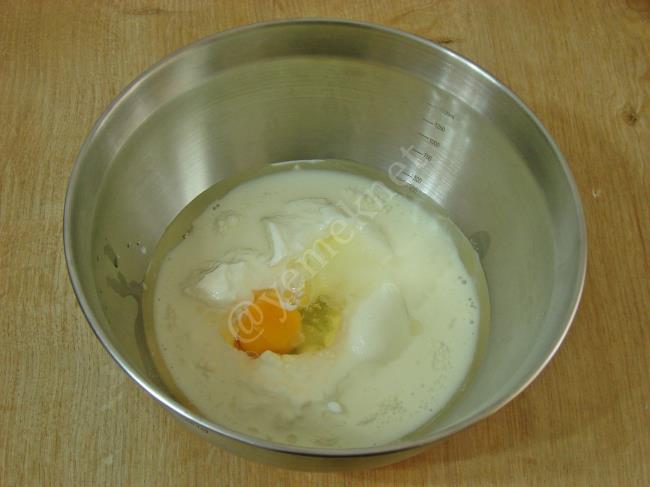 Mayasız Simit Pizza - Yapılışı (2/16) 