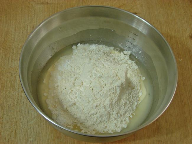 Mayasız Simit Pizza - Yapılışı (4/16) 