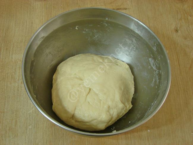 Mayasız Simit Pizza - Yapılışı (5/16) 