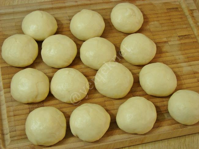 Mayasız Simit Pizza - Yapılışı (6/16) 