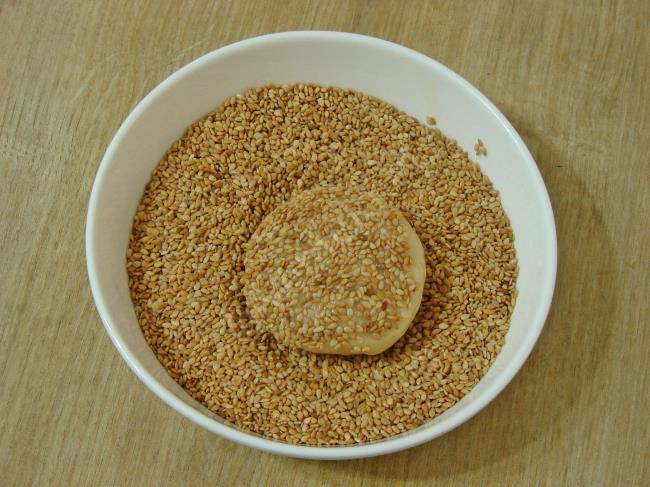 Mayasız Simit Pizza - Yapılışı (9/16) 