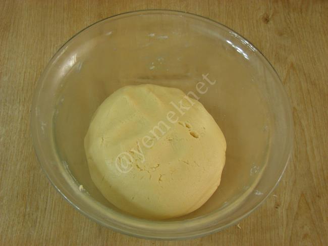 Reçel Dolgulu Kurabiye - Yapılışı (6/12) 