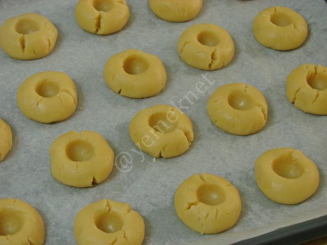 Reçel Dolgulu Kurabiye - Yapılışı (8/12) 