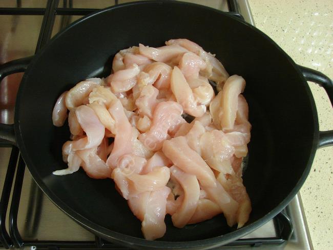 Soğanlı Tavuk Sote - Yapılışı (3/12) 