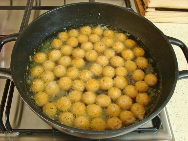 Tarhana Köftesi - Yapılışı (10/16) 