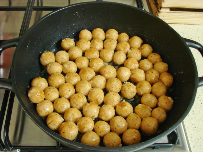 Tarhana Köftesi - Yapılışı (12/16) 