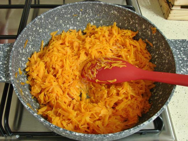 Cevizli Havuç Tarator - Yapılışı (3/8) 