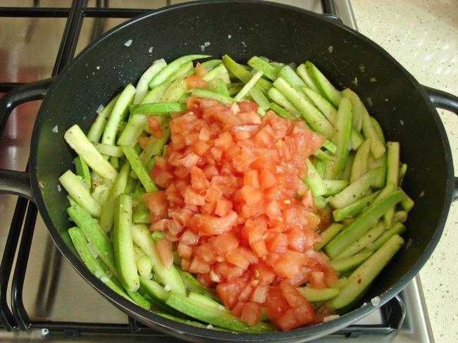 Domatesli Kabak Yemeği - Yapılışı (7/12) 