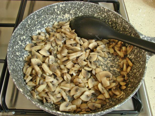 Mantarlı Fırın Makarna - Yapılışı (4/20) 