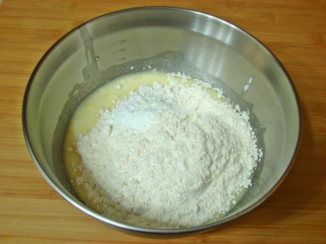 Mayasız Kıyır Poğaça - Yapılışı (4/16) 