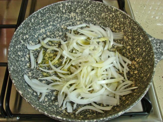 Sucuklu Patates Kavurma - Yapılışı (2/8) 