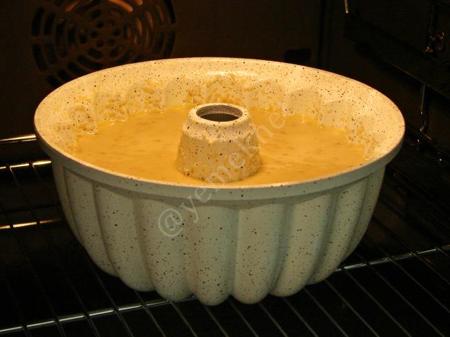 Tahinli Cevizli Kek - Yapılışı (10/12) 