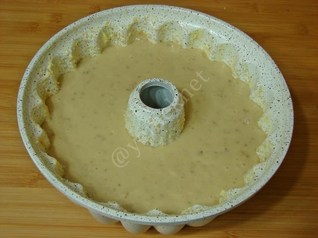 Tahinli Cevizli Kek - Yapılışı (9/12) 