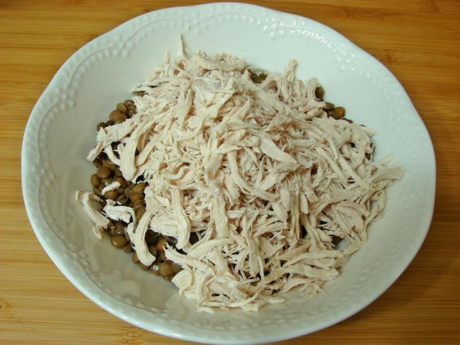 Tavuklu Yoğurtlu Mercimek Salatası - Yapılışı (5/12) 