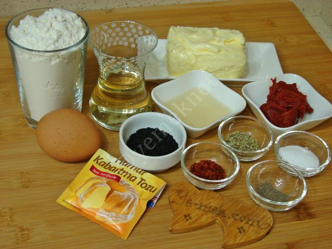 Baharatlı Salçalı Kurabiye - Yapılışı (1/12) 