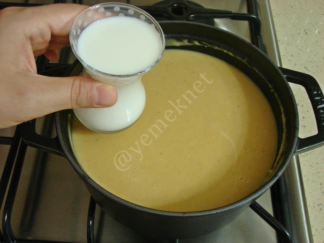 Kavrulmuş Mercimek Çorbası - Yapılışı (9/12) 