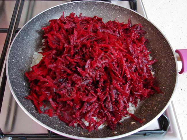 Kırmızı Pancar Salatası - Yapılışı (3/8) 