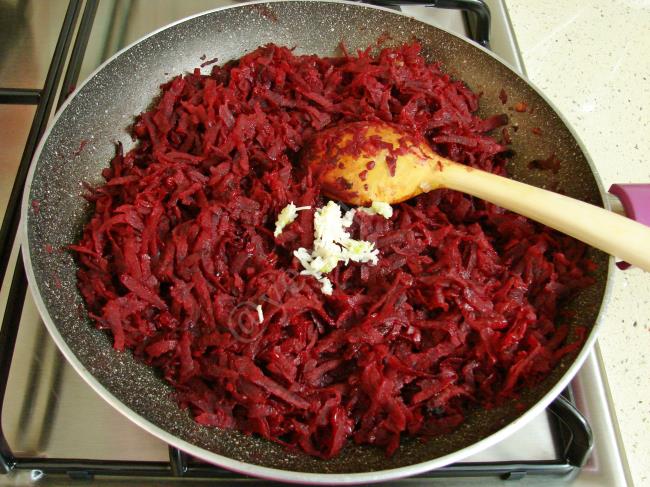 Kırmızı Pancar Salatası - Yapılışı (4/8) 