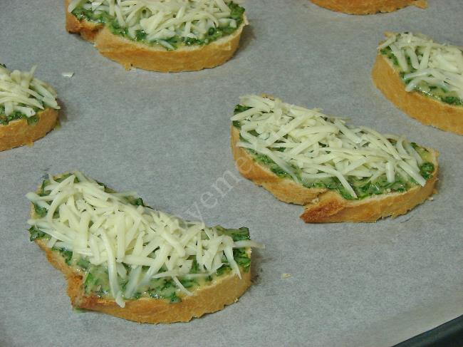 Sarımsaklı Ekmek Dilimleri - Yapılışı (8/12) 