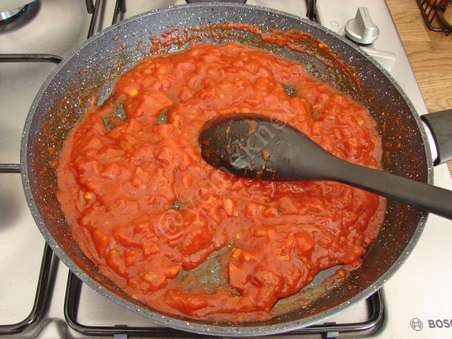Kremalı Domatesli Demleme Makarna - Yapılışı (5/12) 